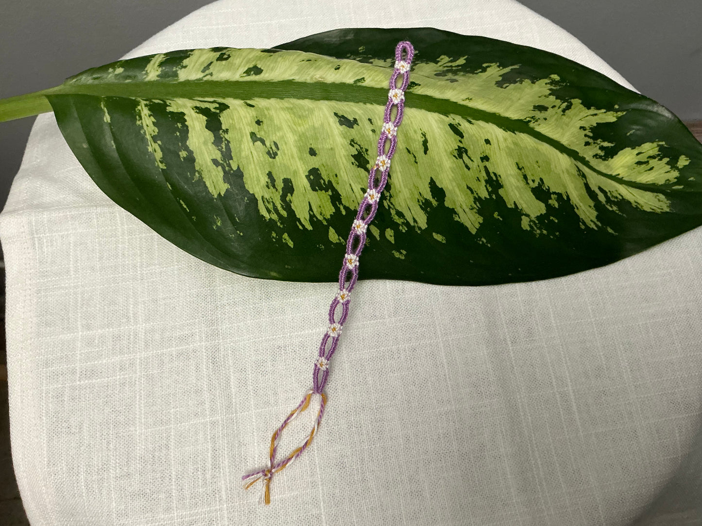 Friendship flower bracelet