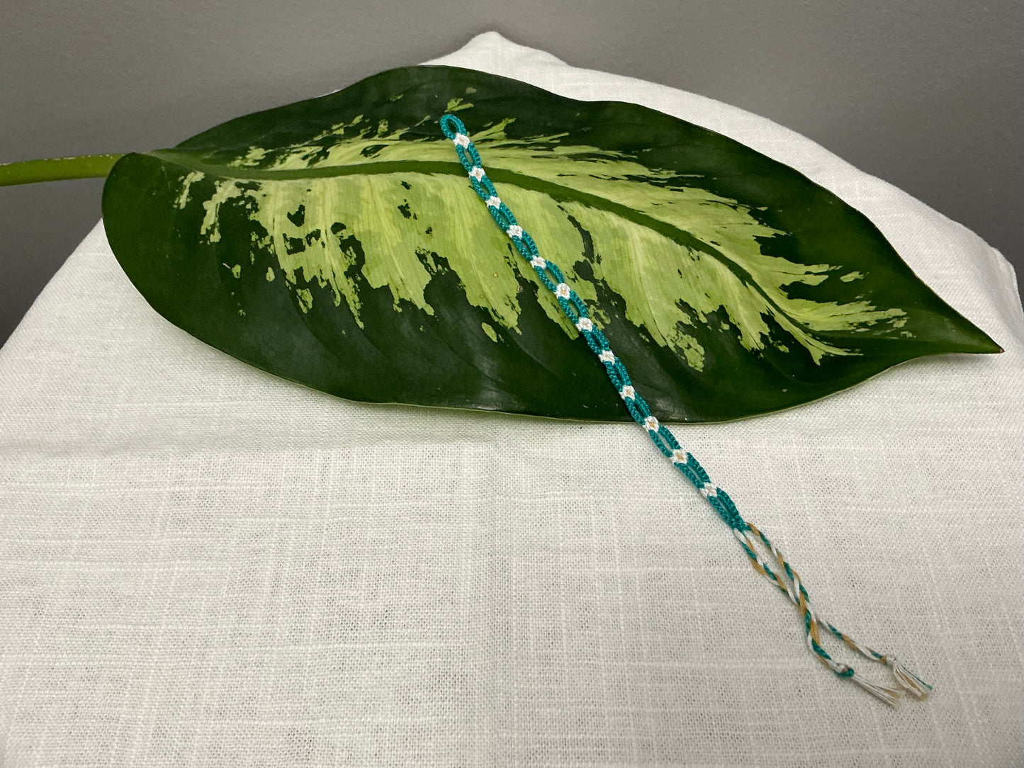 Friendship flower bracelet