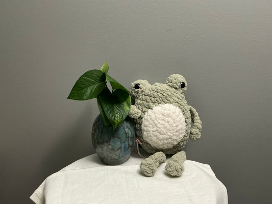 Crochet frog