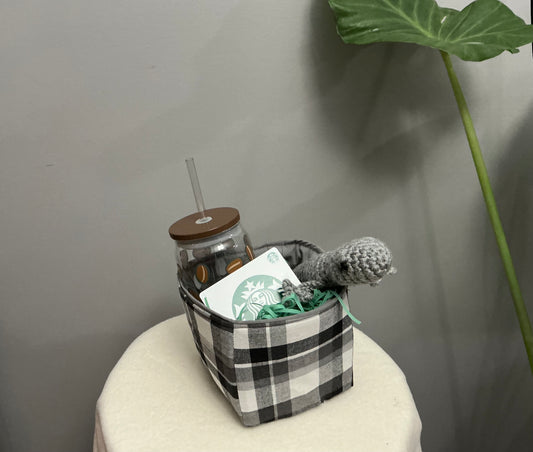 Crochet lizard gift basket
